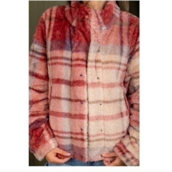 Womens Red & Pink Plaid Fuzzy Jacket/Shacket Soft Button-Up Coat Winterwear -NEW - Picture 4 of 4